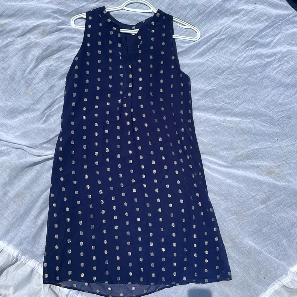 Sleeveless shift dress